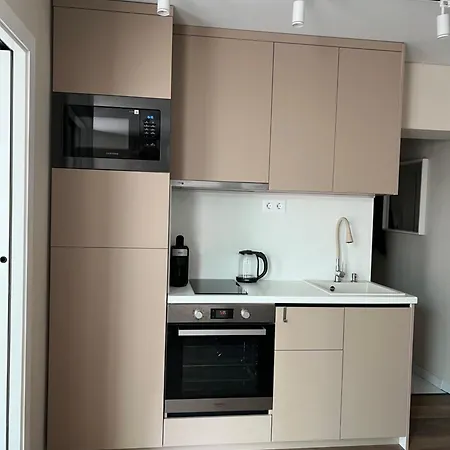 Lazur - 10min Walk To By Bulgarianhomes Apartman *