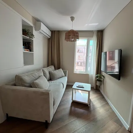 Lazur - 10min Walk To *