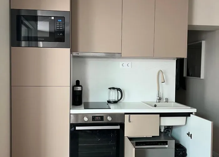 Lazur - 10min Walk To By Bulgarianhomes *