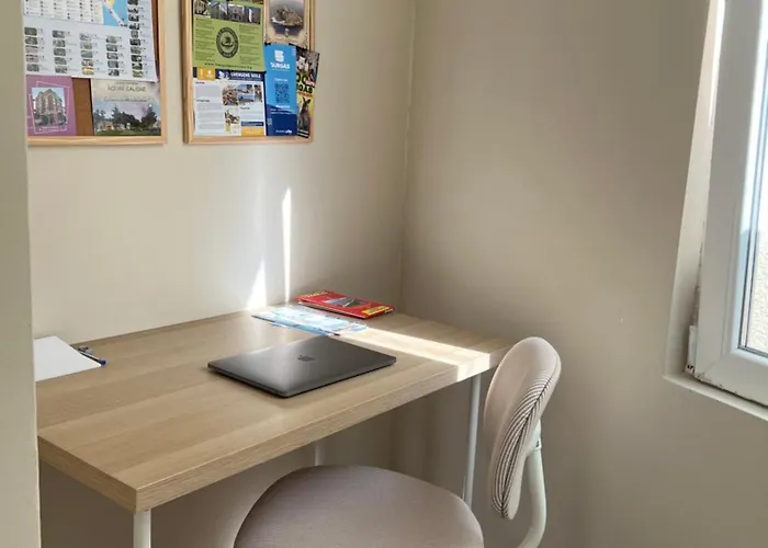 Lazur - 10min Walk To By Bulgarianhomes Apartman