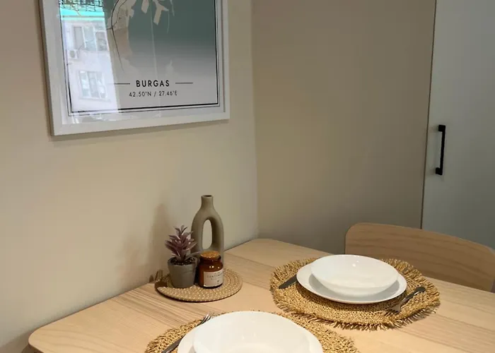 Lägenhet Lazur - 10min Walk To By Bulgarianhomes