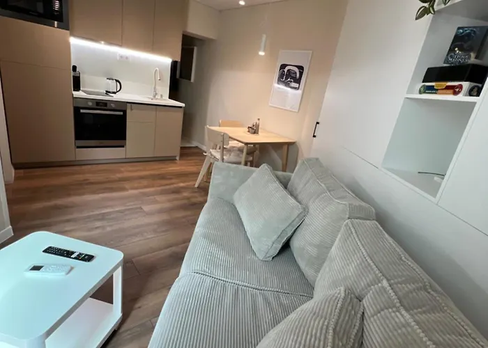 Lazur - 10min Walk To By Bulgarianhomes Apartman *