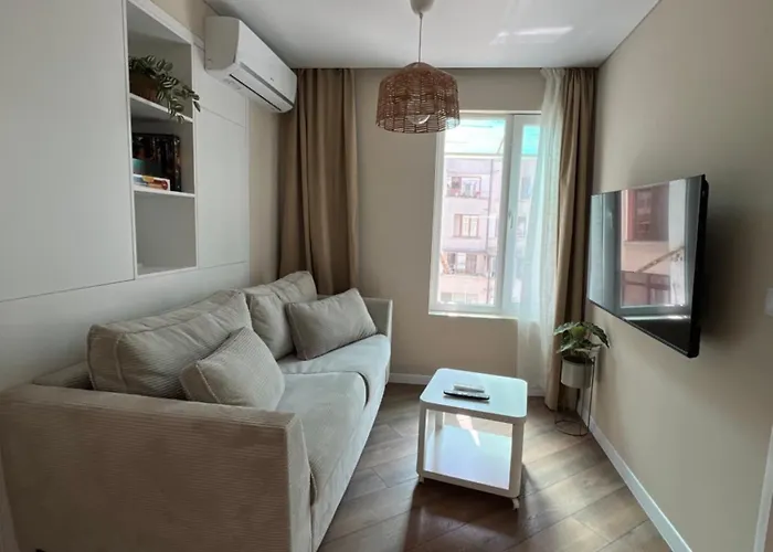 Lazur - 10min Walk To By Bulgarianhomes *