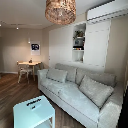Apartament Lazur - 10min Walk To By Bulgarianhomes