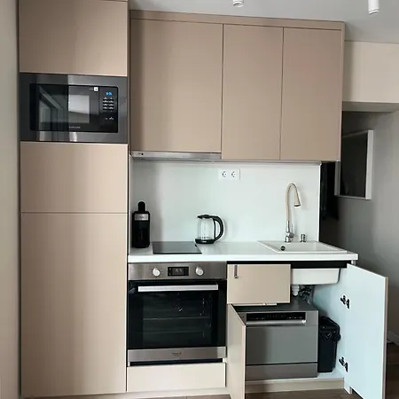 Lazur - 10min Walk To By Bulgarianhomes *