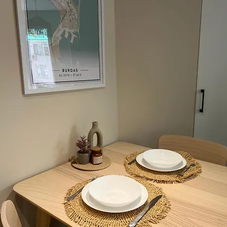 아파트 Lazur - 10min Walk To