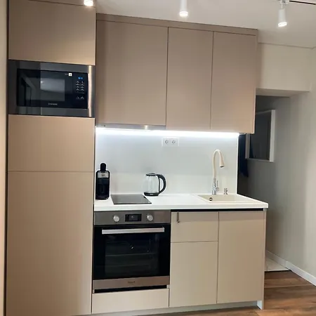 아파트 Lazur - 10min Walk To *